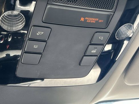 Used 2023 Kia Carnival LX FWD image 36