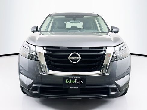 Used 2025 Nissan Pathfinder SV AWD/4WD image 2