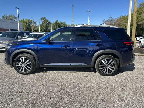 Used 2023 Nissan Pathfinder Platinum image 4