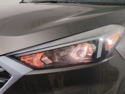 Certified 2020 Hyundai Tucson SE image 10