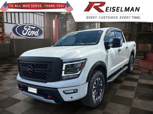 Used 2024 Nissan Titan PRO-4X w/ Pro-4x Convenience Package AWD/4WD image 1