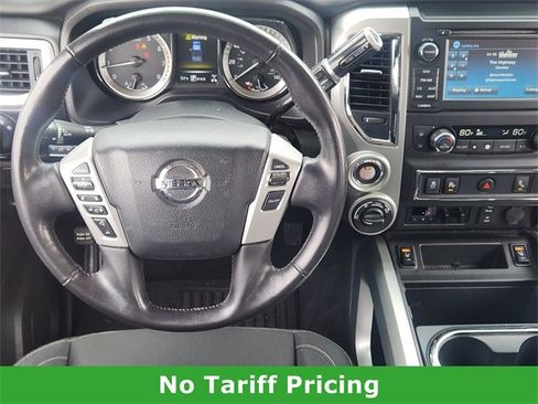 Used 2018 Nissan Titan SV w/ SV Convenience Package image 25