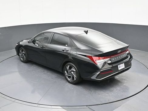 Used 2025 Hyundai Elantra SEL FWD image 58