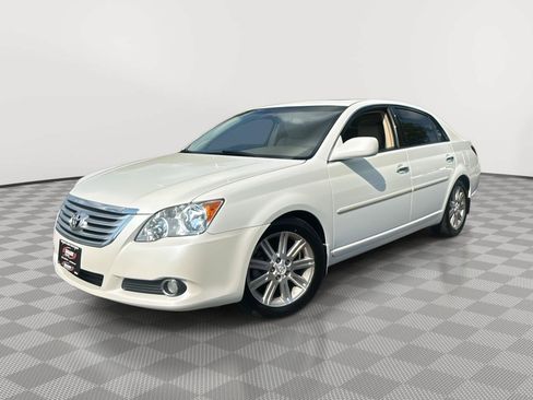 Used 2010 Toyota Avalon Limited FWD image 1