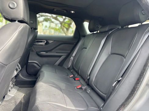 Used 2018 Jaguar F-PACE Premium image 10