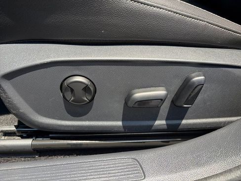 Certified 2024 Volkswagen Jetta SE FWD image 25