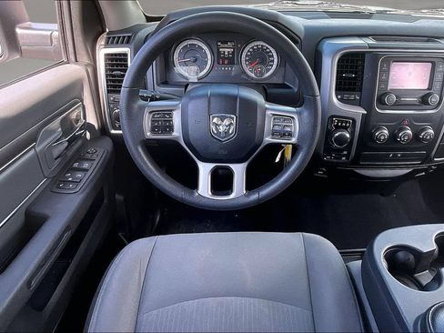 Used 2022 RAM 1500 Classic SLT AWD/4WD image 9