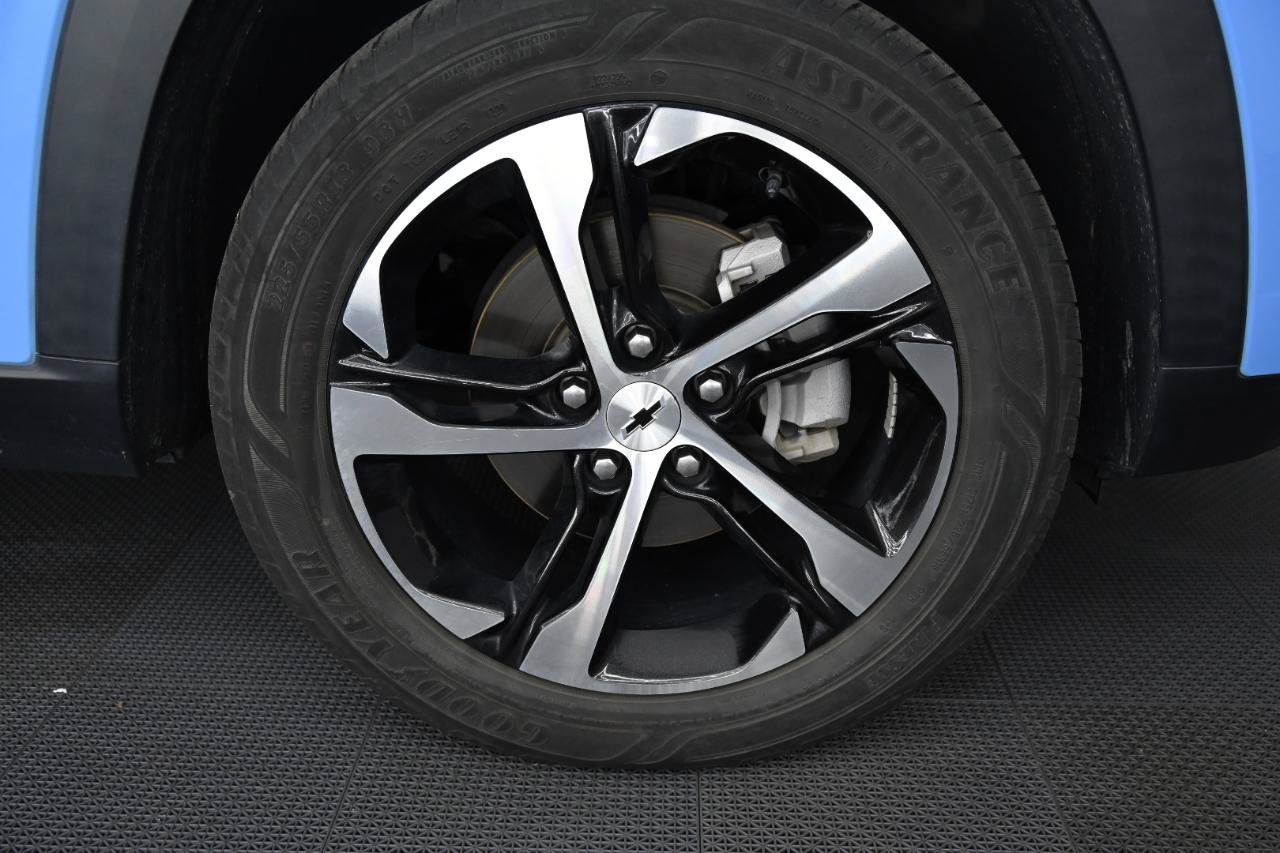 Used 2024 Chevrolet Trax RS w/ Sunroof Package FWD image 39