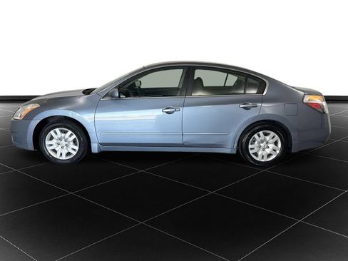 Used 2010 Nissan Altima 2.5 S FWD image 2