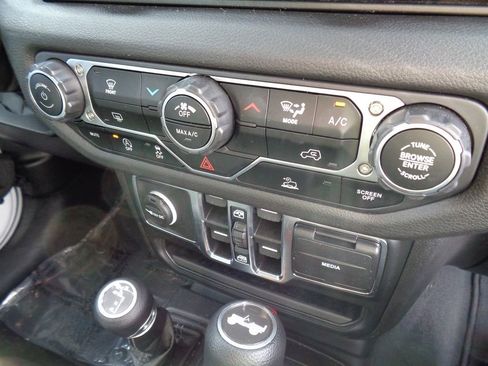 Certified 2024 Jeep Wrangler Sport S image 23