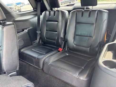 Used 2016 Ford Explorer XLT w/ Equipment Group 202A FWD image 13