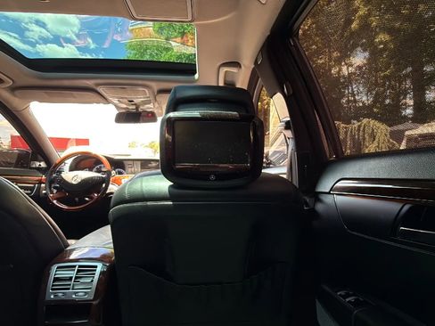 Used 2011 Mercedes-Benz S 550 4MATIC image 35