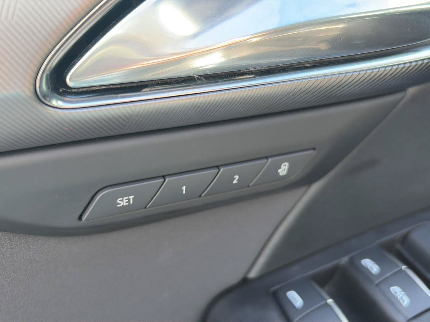 Used 2025 Buick Envision Sport Touring AWD/4WD image 10