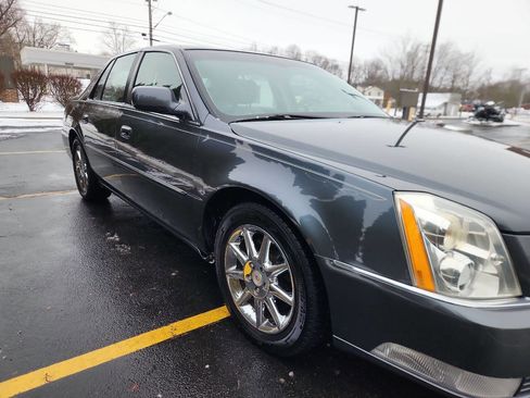 Used 2011 Cadillac DTS Luxury image 6