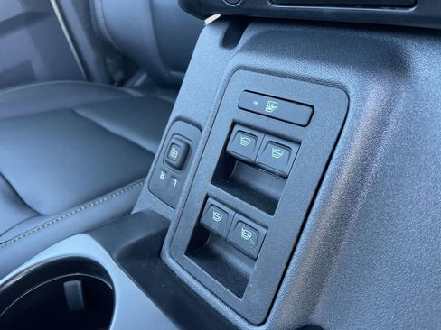 New 2025 Ford Bronco Badlands image 16