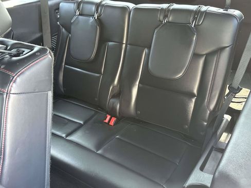 Used 2025 Ford Explorer ST-Line w/ ST-Line Street Pack AWD/4WD image 12