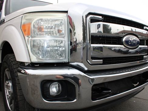 Used 2011 Ford F350 Lariat w/ Lariat Interior Pkg image 3