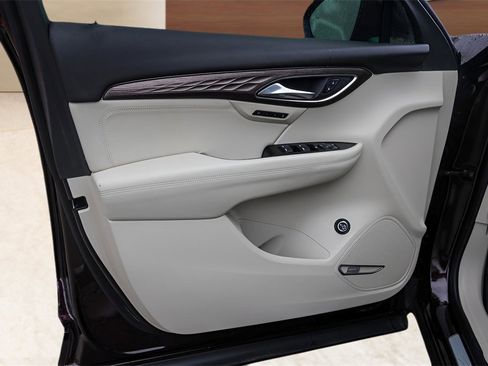 Used 2021 Buick Envision Avenir image 24