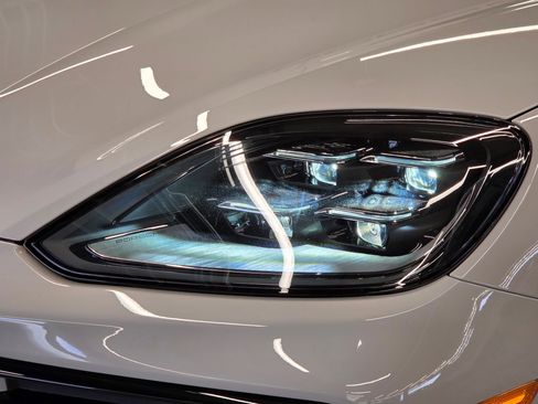 New 2026 Porsche Cayenne Coupe AWD/4WD image 24