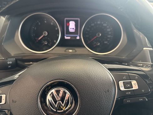 Used 2019 Volkswagen Tiguan SE image 33