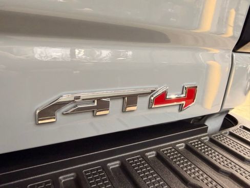 Used 2025 GMC Sierra 2500 AT4 w/ AT4 Premium Plus Package image 8