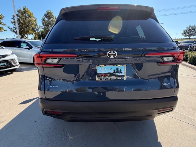 New 2026 Toyota Grand Highlander XLE FWD image 4