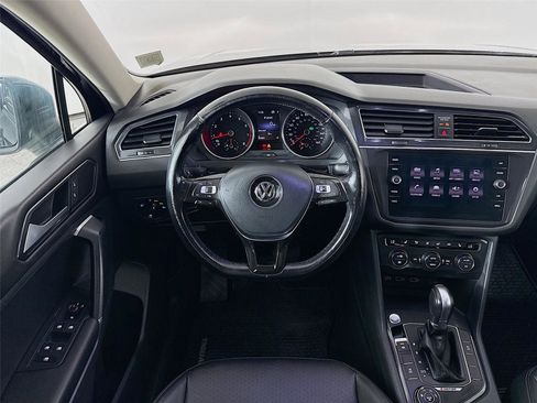 Used 2018 Volkswagen Tiguan SE w/ Panoramic Sunroof Package AWD/4WD image 23