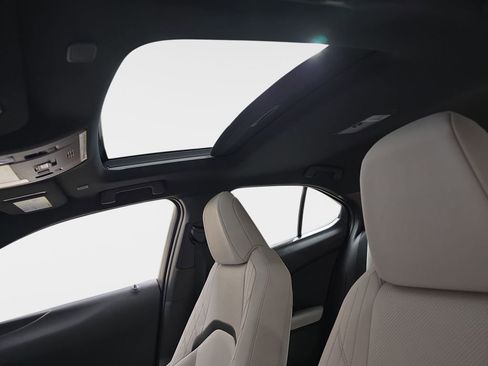 New 2025 Lexus UX 300h AWD image 30