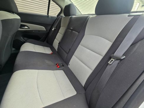 Used 2014 Chevrolet Cruze LS image 29