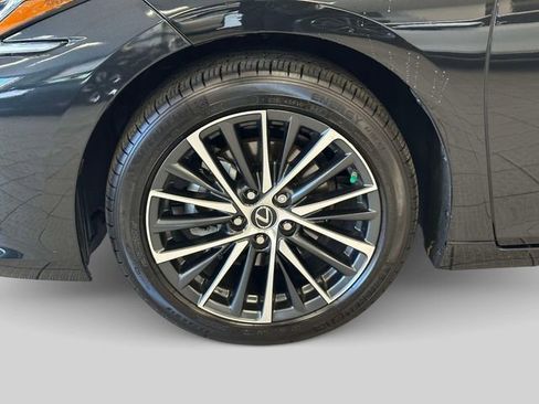 Certified 2024 Lexus ES 250 250 w/ Premium Package image 15