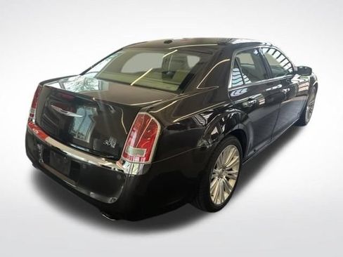 Used 2012 Chrysler 300 Limited w/ Luxury Group RWD image 10