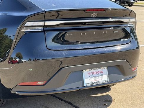 New 2026 Toyota Prius Plug-In Hybrid image 6