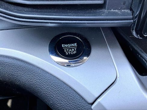 Used 2022 Ford Explorer XLT image 33