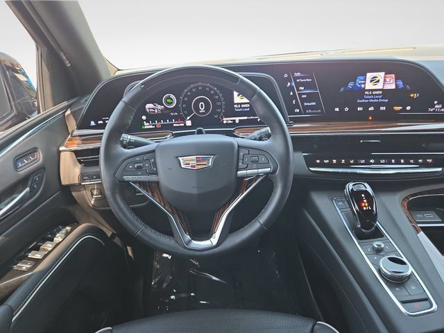 Certified 2024 Cadillac Escalade Premium Luxury AWD/4WD image 10