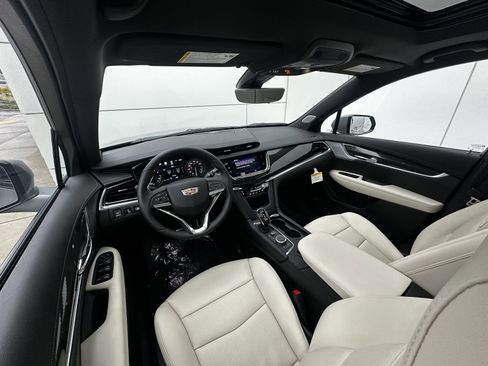 New 2025 Cadillac XT6 Sport w/ Technology Package image 15