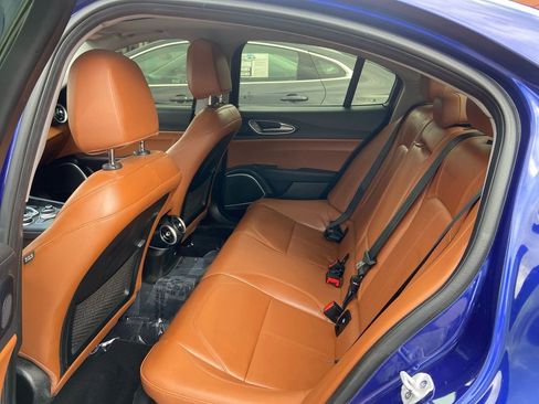 Used 2020 Alfa Romeo Giulia AWD w/ Nero Edizione image 23