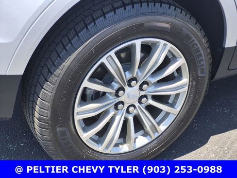 Used 2018 Cadillac XT5 Luxury w/ Driver Awareness Package FWD image 7