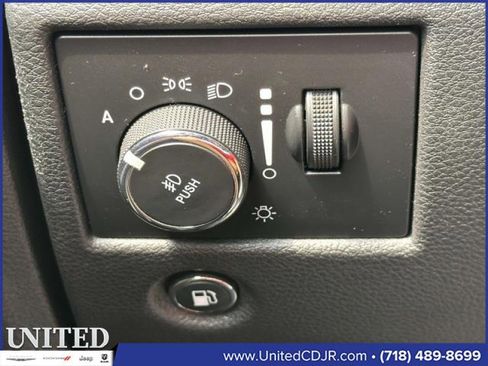 Certified 2017 Jeep Grand Cherokee Summit w/ Platinum Series Group image 22