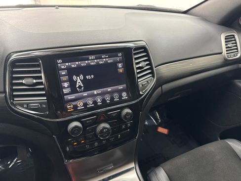 Used 2022 Jeep Grand Cherokee Laredo X RWD image 24