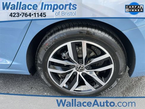 Certified 2025 Volkswagen Jetta SE image 7