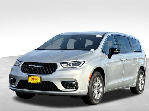 New 2026 Chrysler Pacifica Select image 14