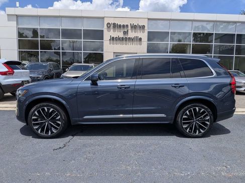 Certified 2025 Volvo XC90 B6 Ultra AWD/4WD image 3