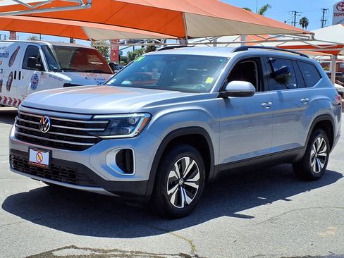 Used 2024 Volkswagen Atlas SE FWD image 3