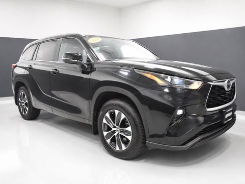 Used 2024 Toyota Highlander XLE AWD/4WD image 7