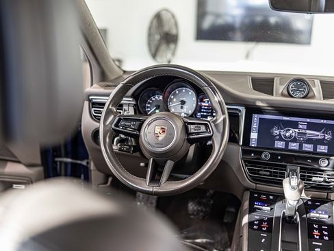 Used 2022 Porsche Macan S image 35