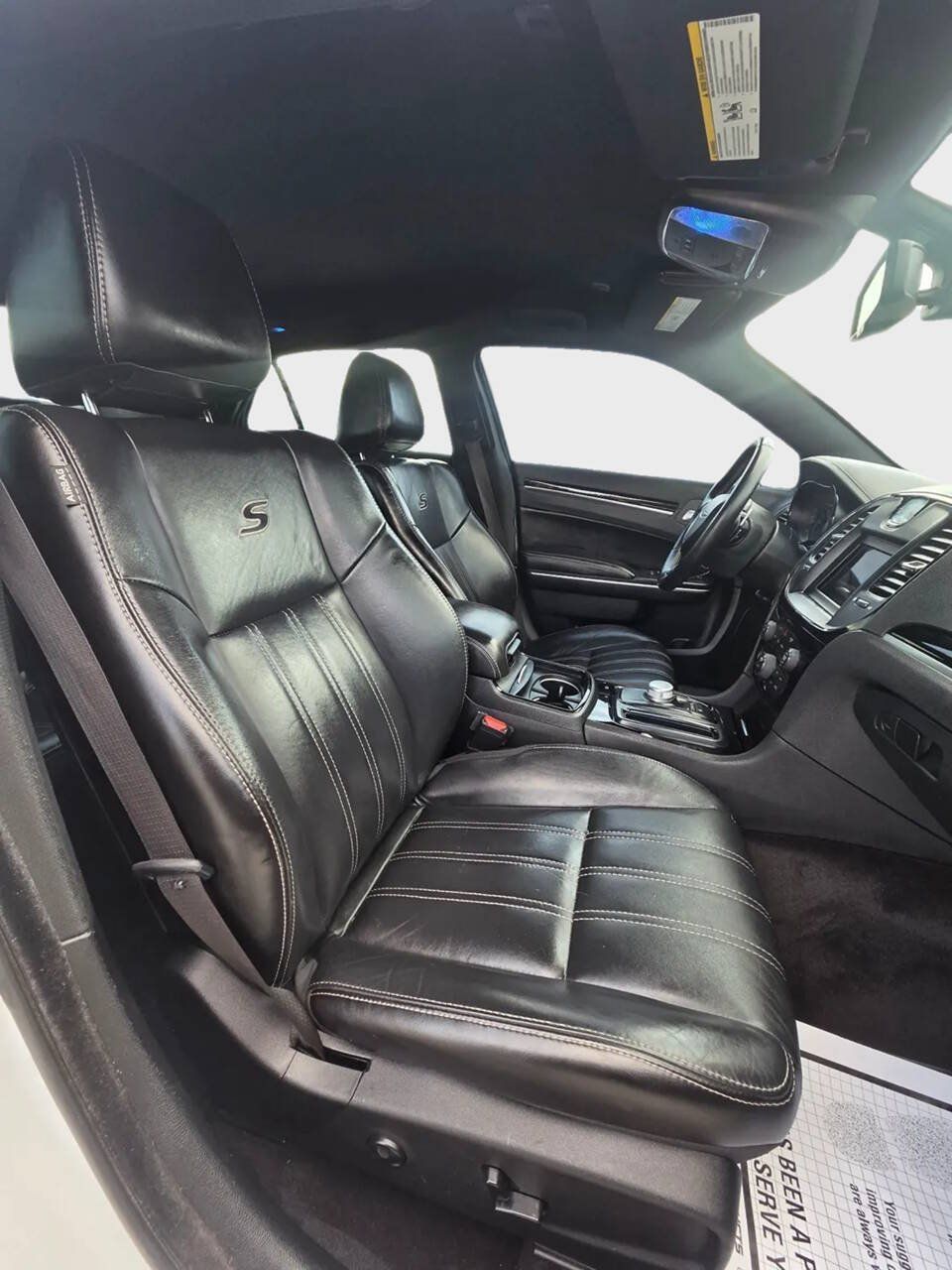 Used 2018 Chrysler 300 S AWD/4WD image 11