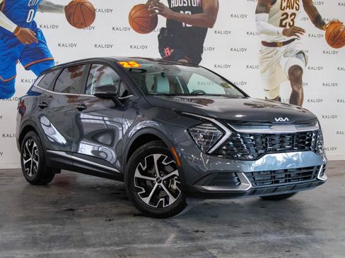 Used 2025 Kia Sportage EX FWD image 2