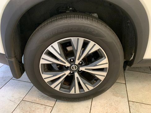 Used 2021 Nissan Rogue SV w/ Premium Package AWD/4WD image 10