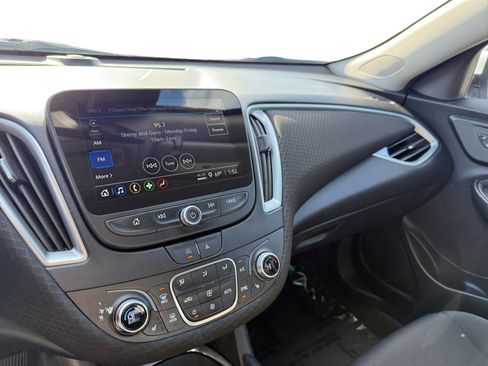 Used 2024 Chevrolet Malibu LT image 12