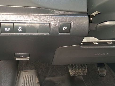 Used 2024 Toyota Corolla SE w/ SE Package image 32